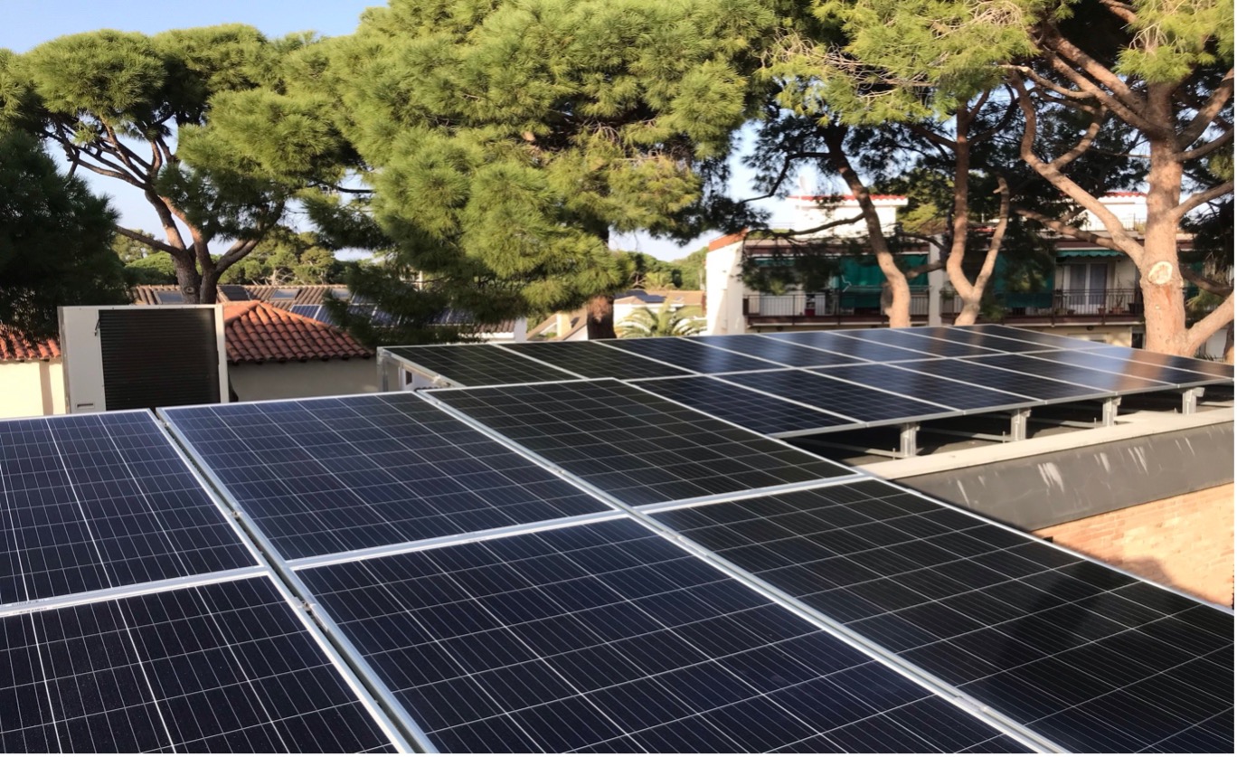 Documentos y planos de gestión de permisos de obra y licencias para instalación solar, eliminando la burocracia para el cliente en Catalunya
